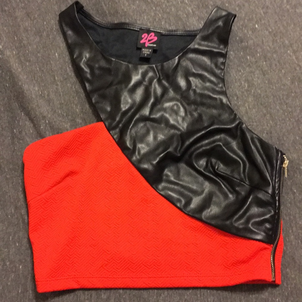 2b Bebe crop top